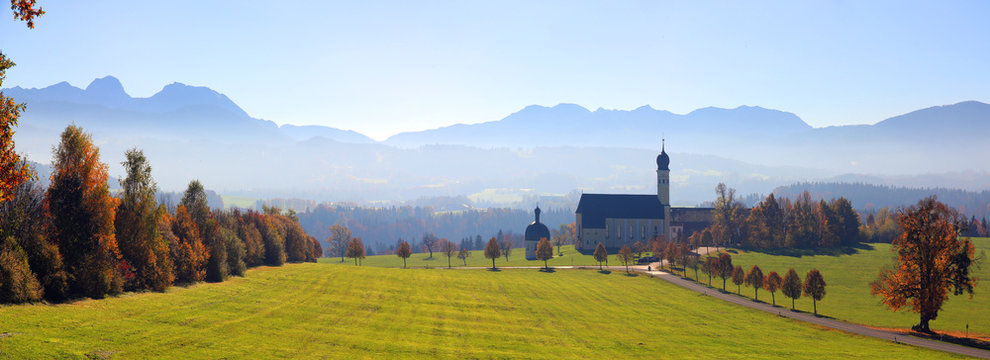 Wallfahrtskirche St. Marinus und Anianus, Wilparting, Irschenberg, Oberbayern, Deutschland, Europa, Panorama