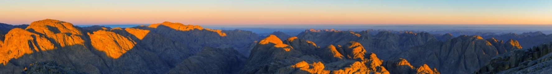 Fototapeta na wymiar Amazing Sunrise at Sinai Mountain, Beautiful dawn in Egypt, Beautiful view from the mountain