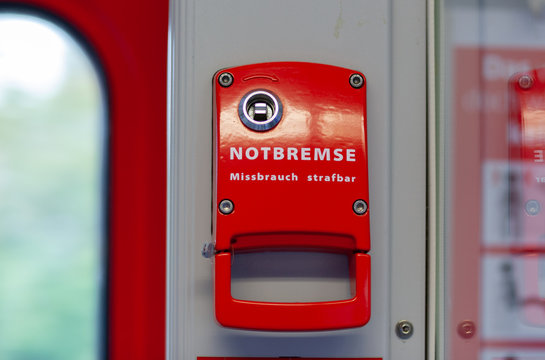 Notbremse aus einem Zugabteil.