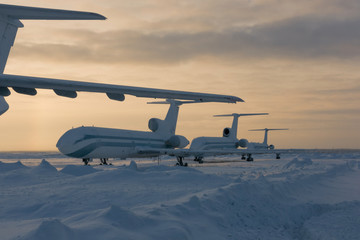 Airplanes in winter