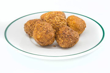 Til ke laddu of sesame seeds