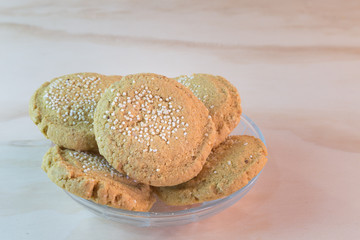 amaranth cookies with wooden bottom
