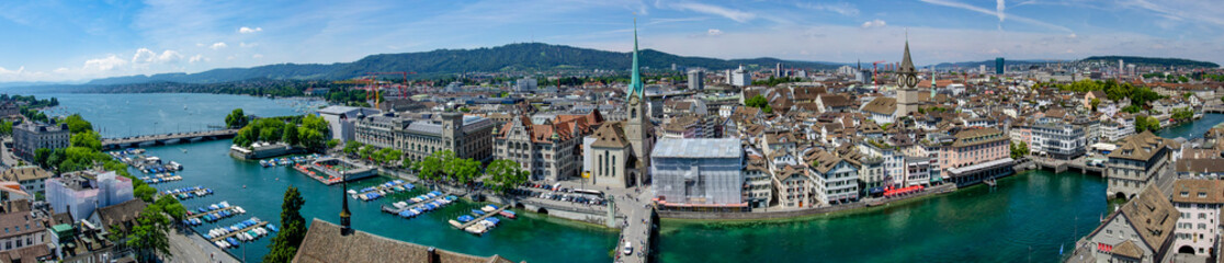 Fototapeta na wymiar Panoramic view from Grossmünster, Zürich, Switzerland. 