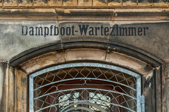 Dampfboot-Wartezimmer