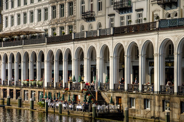 Naklejka premium Die Alsterarkaden in Hamburg