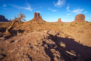 Fototapeta premium the scenic drive in the monument valley, usa