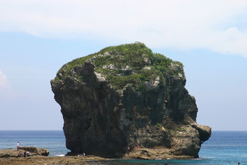 Sunny view of the famous Kenting Chuanfanshih