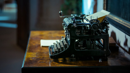 antique typewriter 