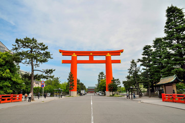 京都の平安神宮の大鳥居