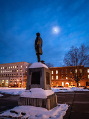 The statue looking at the moon