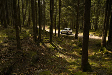 Mini Suv experience mountain river offroad nature elettric ev © Minelli Studio