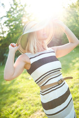 Obraz premium Happy senior woman in a park