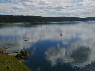 Obraz na płótnie Canvas panoramic view of lake