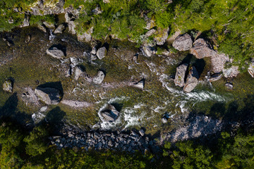 Fluss von oben aus der Vogelperspektive; Norwegen Dovre Fjell