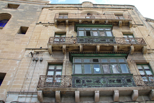 house or flat building in bormla (malta)