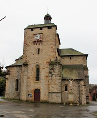 Fototapeta na wymiar Eglise de Saint-Michel-de-Bannières (Lot)