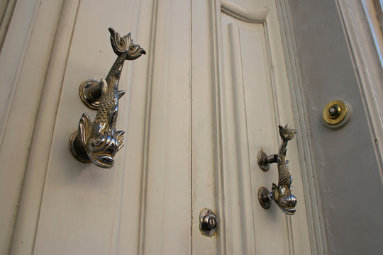 door of a house in bormla (malta)