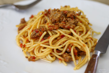 spaghetti au boeuf et aux poivrons