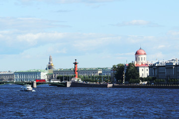Obraz premium Panorama of Saint Petersburg including The Old Stock Exchange and Rostral Columns 