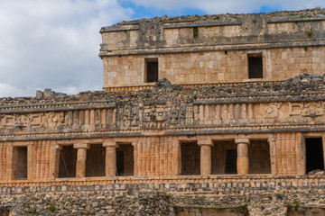 Obraz premium Fragment of the Great Palace in Sayil Maya archaeological site. Yucatan. Mexico.
