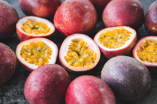 Fresh passion fruits-Passion fruit slices-Healthy fruit