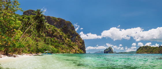 Obraz premium El Nido, Palawan island, Philippines. Panoramic view of beautiful tropical island, relax chill getaway enjoy summer. Holiday vacation concept