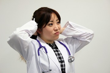 女性　医師　ドクター　病院　クリニック　白衣