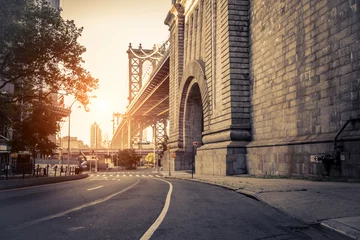 Muurstickers Manhattan Bridge at sunset, New York © oneinchpunch