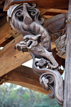 Dragon wood carving decoration of ancient Chinese Architecture