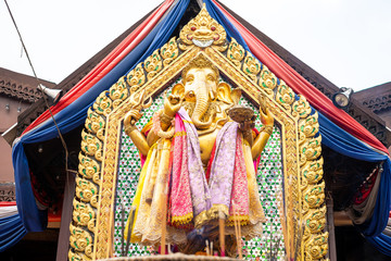 Statues of Ganesha enshrined in the shrine In which many people come to worship At the Huai Khwang...