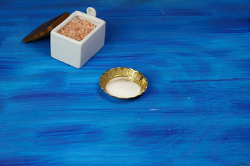 A container with Himalayan Salt