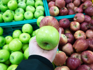 Choosing the right apple on the market