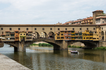 Fototapeta na wymiar View of the Ponte Vecchio, Florence, Italy 