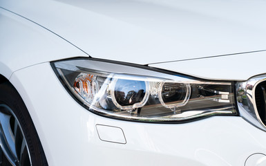 ヘッドライト © naka