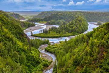 Fototapete Rund Wald Fluss Fluss fließt durch ein Tal im Boreal Forest, Alaska, USA  © mitgirl