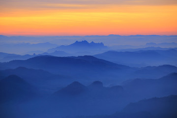 Obraz na płótnie Canvas Mountain view in the morning.