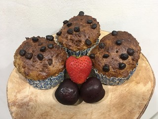 Chocolate chip banana cup cake that no sugar no butter with strawberry and cherry.