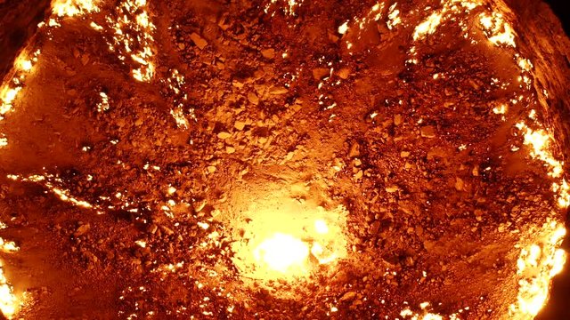 darvaza gas grater door to hell in Turkmenistan