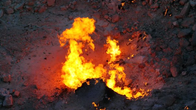 darvaza gas grater door to hell in Turkmenistan