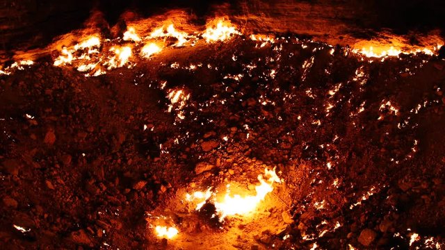 darvaza gas grater door to hell in Turkmenistan