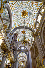 Obraz premium Basilica Ornate Colorful Ceiling Puebla Cathedral Mexico