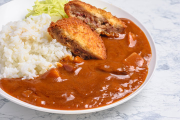 メンチカツカレー