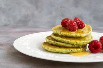vegetarian green pancakes with Apple.