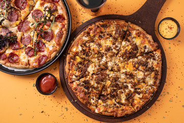 Minced meat and mushroom pizza