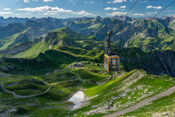 Aussicht vom Nebelhorn bei Oberstdorf in die Allgäuer Alpen