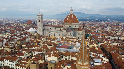 Fototapeta premium view of the cathedral f santa maria del fiore in firenze italy