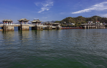 Fototapeta na wymiar Guangji Bridge