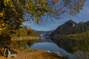 Herbst am Grundlsee in der Steiermark