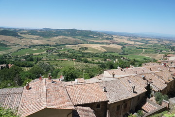 Fototapeta na wymiar view of the village in france
