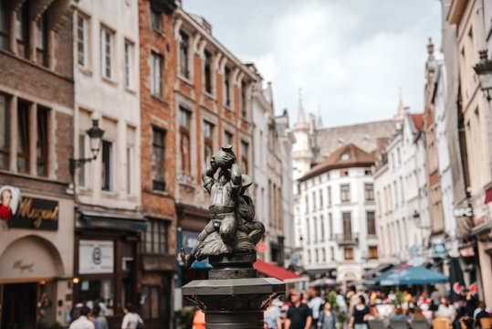 Brueghel Fountain in Bruxelles